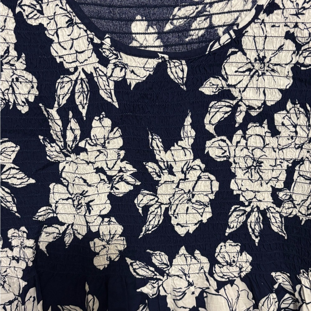 Croft & Barrow Navy and White Floral Smocked Blouse - Picture 5 of 9